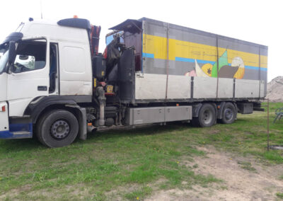 Celtniecības vagoniņu pārvadāšana